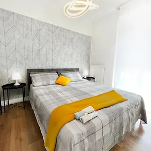 https://suitesflores-bright-and-cozy-apartment-in-verona.hotelinveneto.com