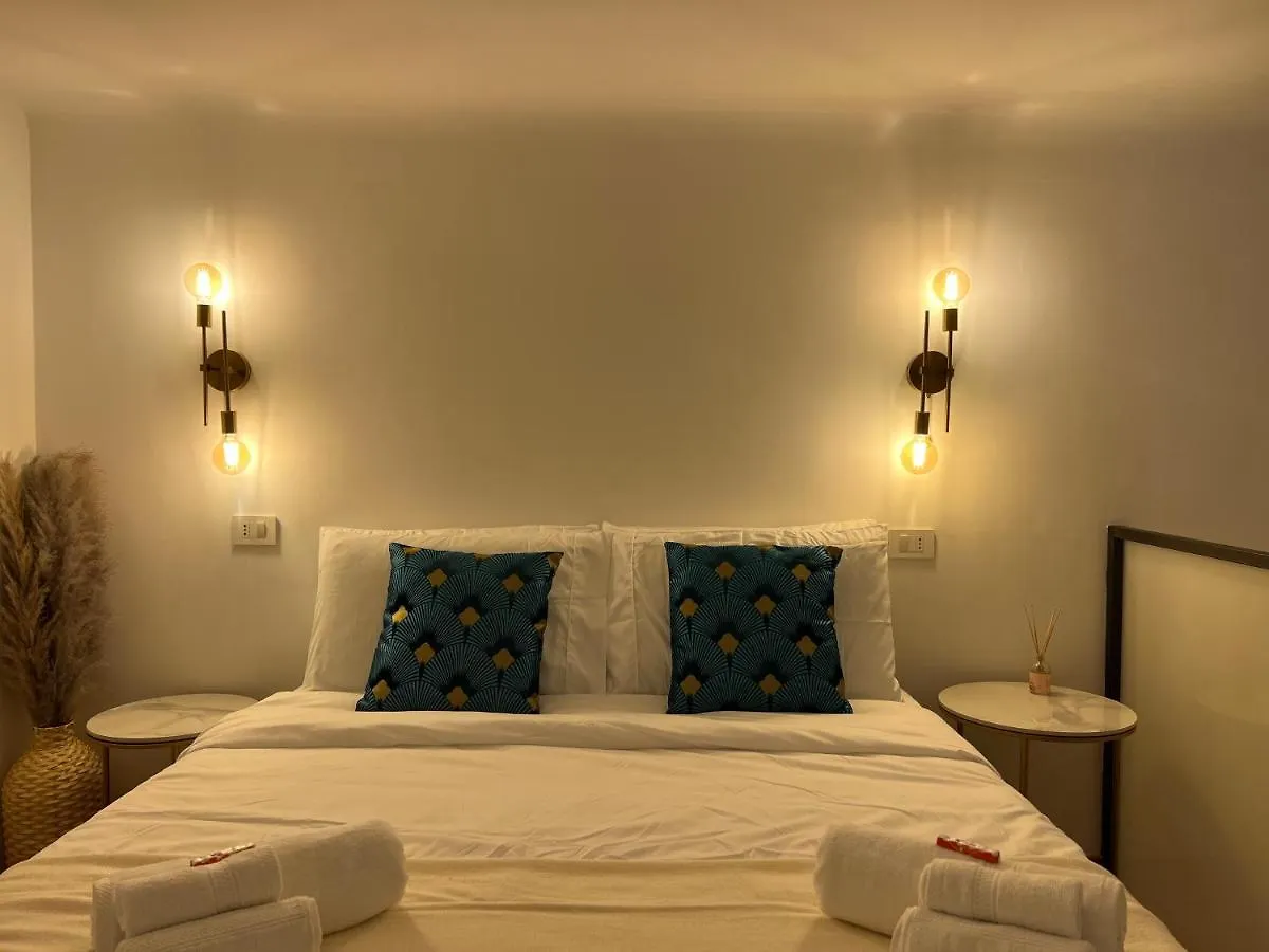 Regina Milano In Porta Romana 2 - Sky Tv, Wifi E Breakfast Box Apartment Milan