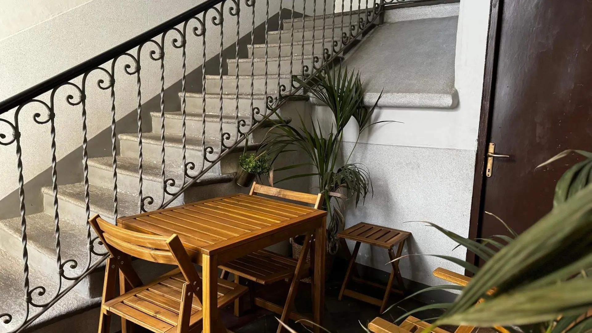 Regina Milano In Porta Romana 2 - Sky Tv, Wifi E Breakfast Box Apartment  Milan